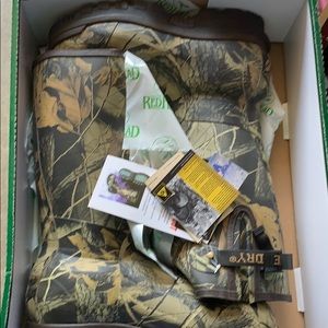 Brand new Red head shur trac hunting boots size 11